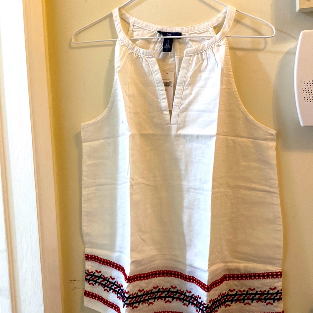 Gap tank top. Brand new!